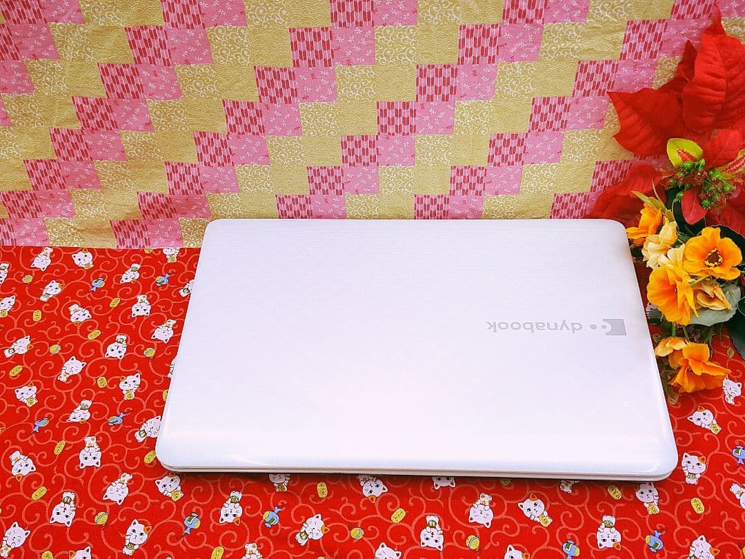 極上品♥大人気♥高速Corei5搭載♥ホワイト色♥新型Win1搭載♥動画編集