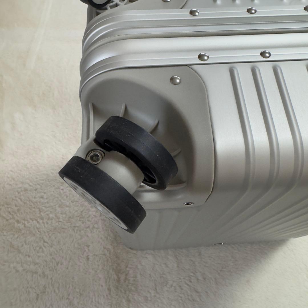 新品未使用メルセデスベンツ　アルミボディーキャリーケース4輪TASロック保存袋