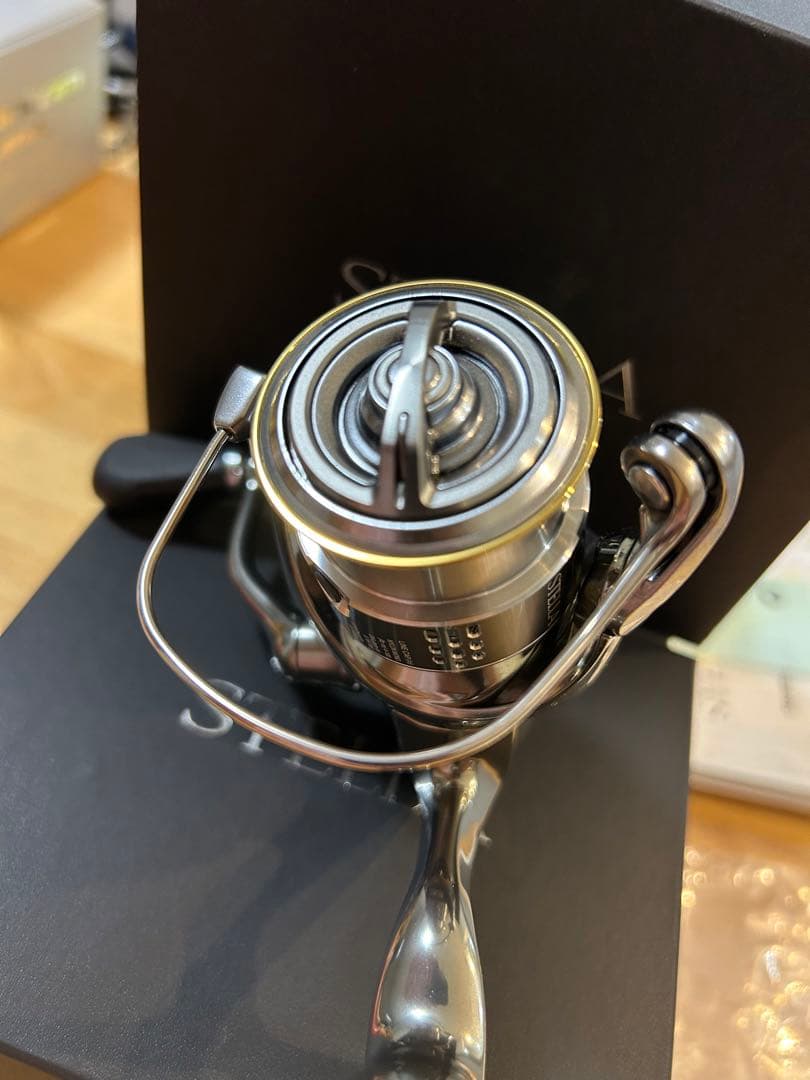 【美品】18ステラ SHIMANO STELLA C2000SHG