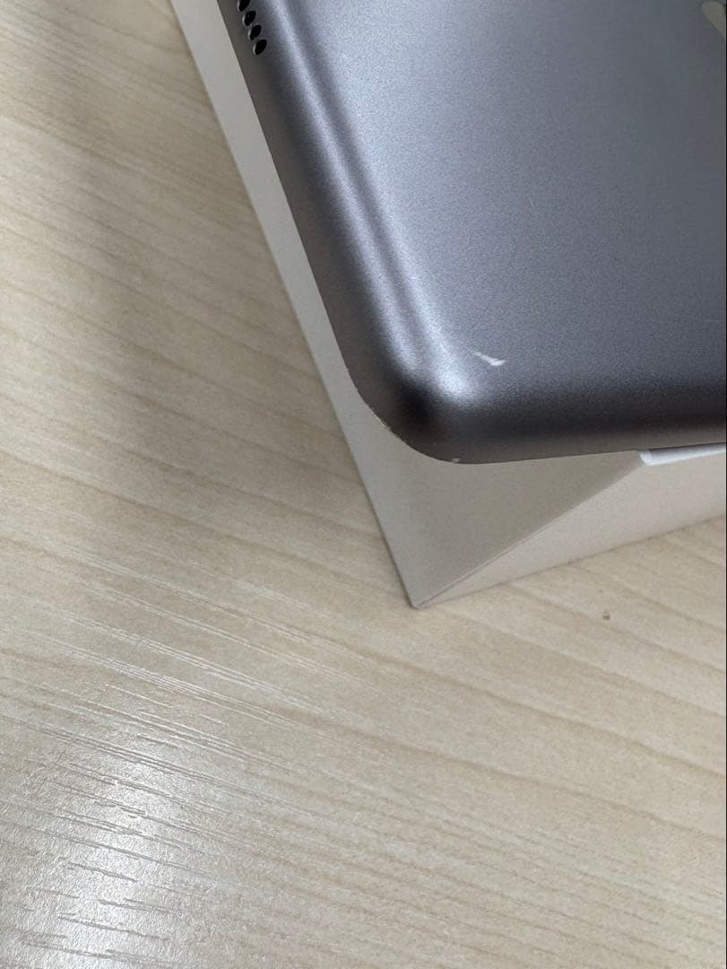 iPad 第9世代 256GB スペースグレイ MK4E3J／ドコモ解除SIM