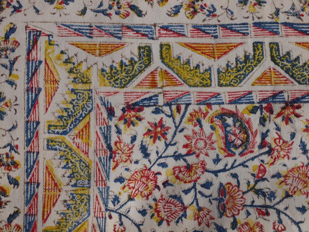 大きな綿布にペルシャの多様な花を捺染、ヴィンテージ・カラム・カーリ　残された花々