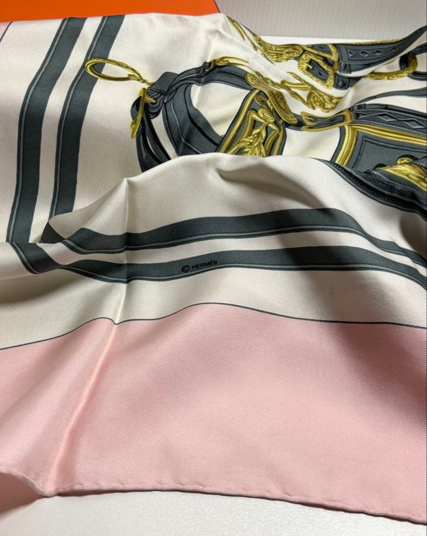 エルメス HERMES カレ 90 スカーフ 式典用馬勒 ピンク 箱付き