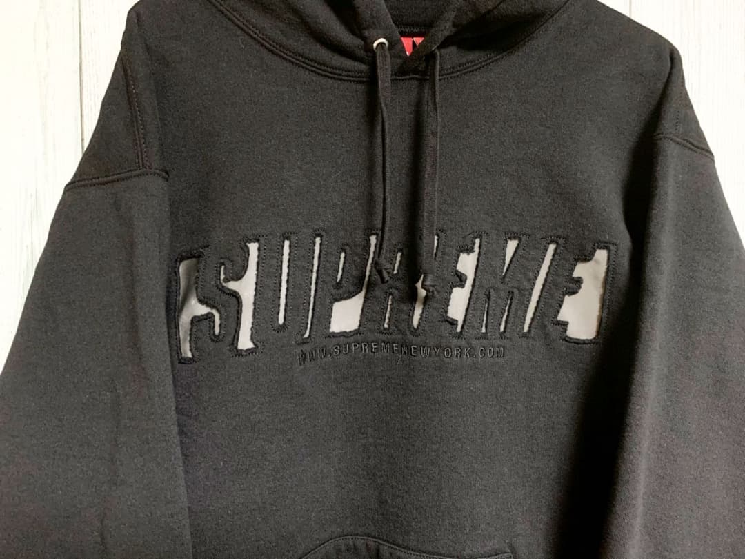 【新品未使用】全タグ●完売品●supreme プルオーバーパーカー Lサイズ