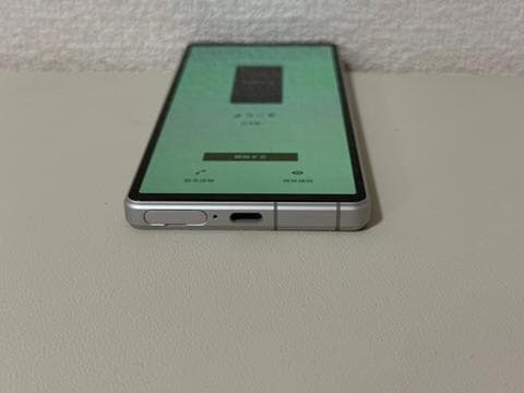 s*2様 SONY XPERIA 5 V XQ-DE44 プラチナシルバー 画面