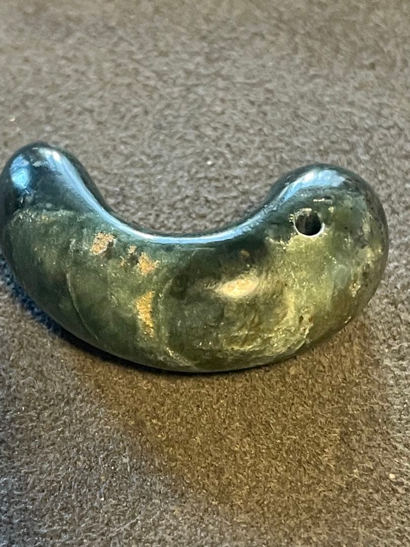 古墳時代　碧玉勾玉　出雲石　出土品