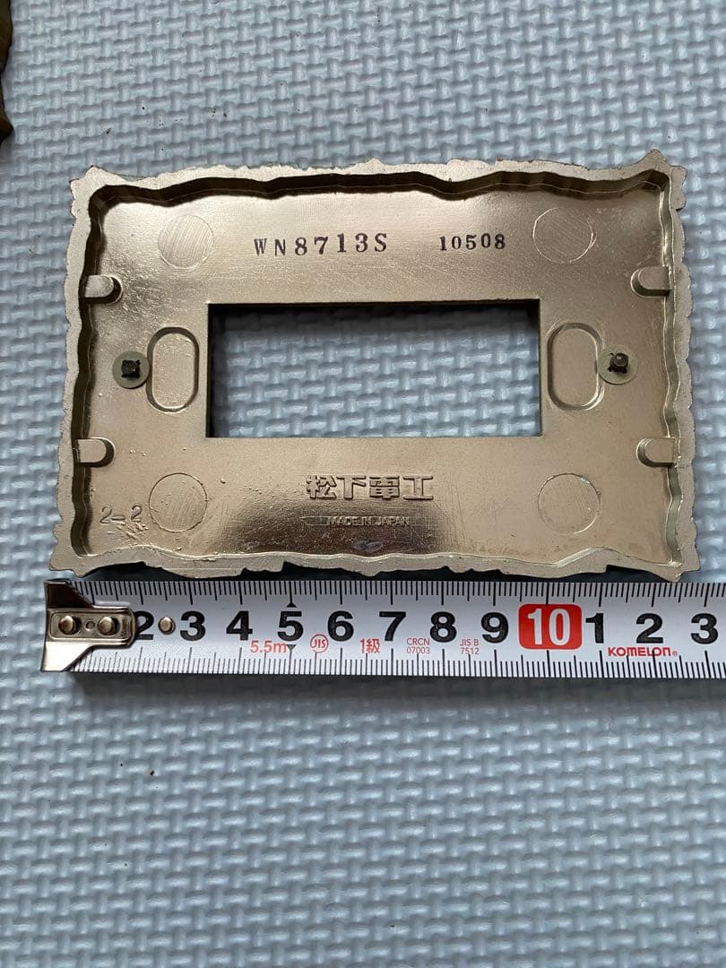 g*y様 アンティーク　コンセントカバー　三つ口