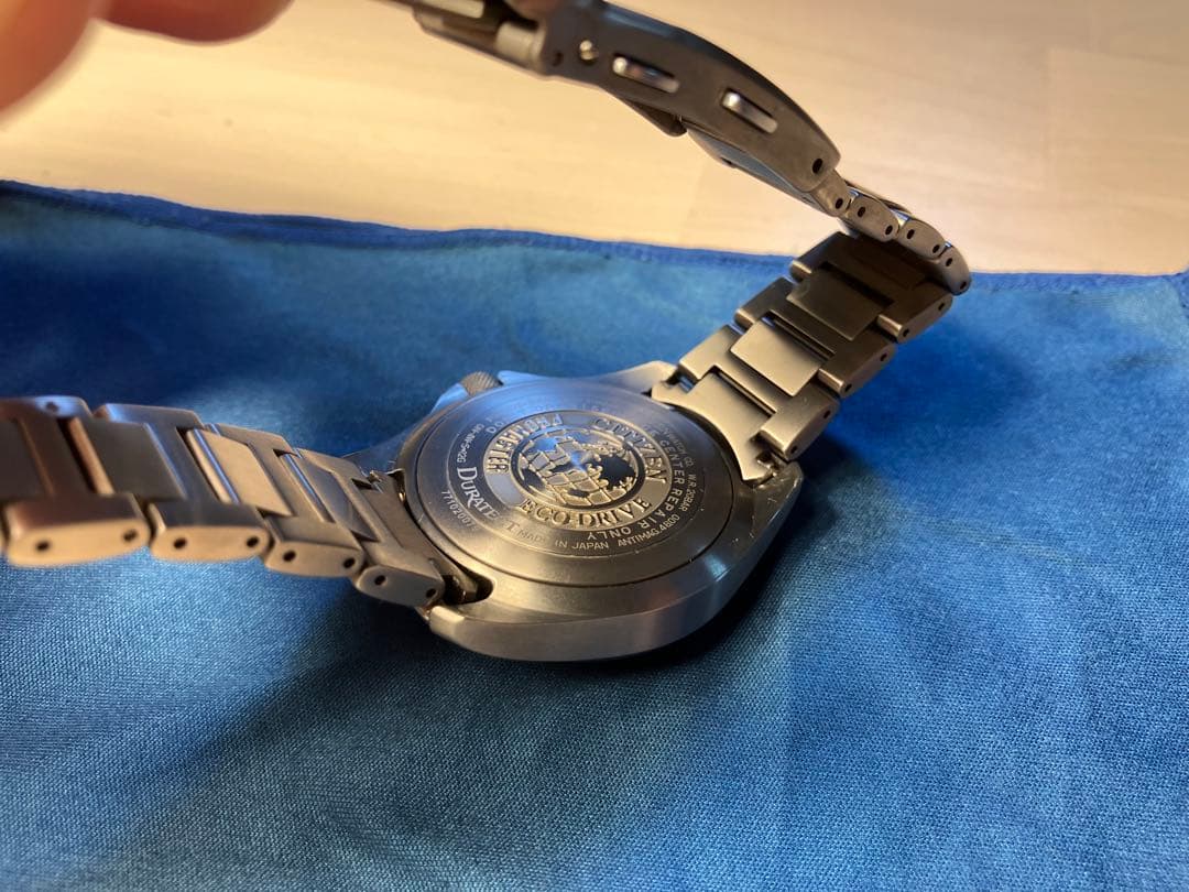 CITIZEN Eco-Drive 電波腕時計チタン製