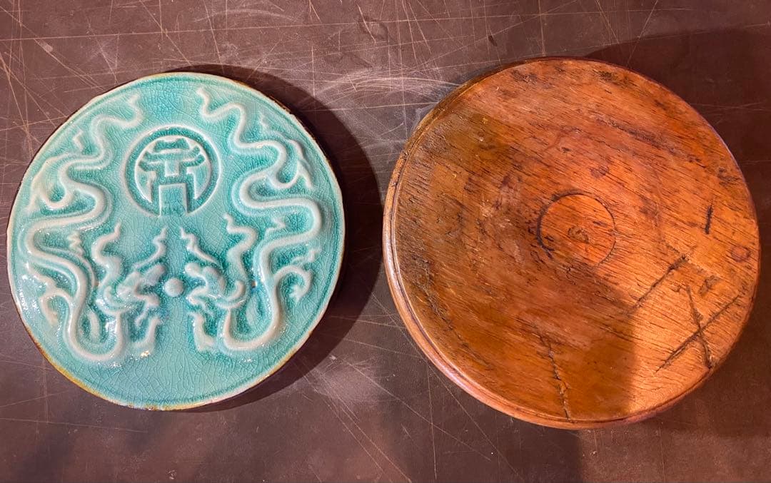 中国青磁タイル　龍・玉　鑑賞台座　　２点セット ヴィンテージ　レア 台湾茶器