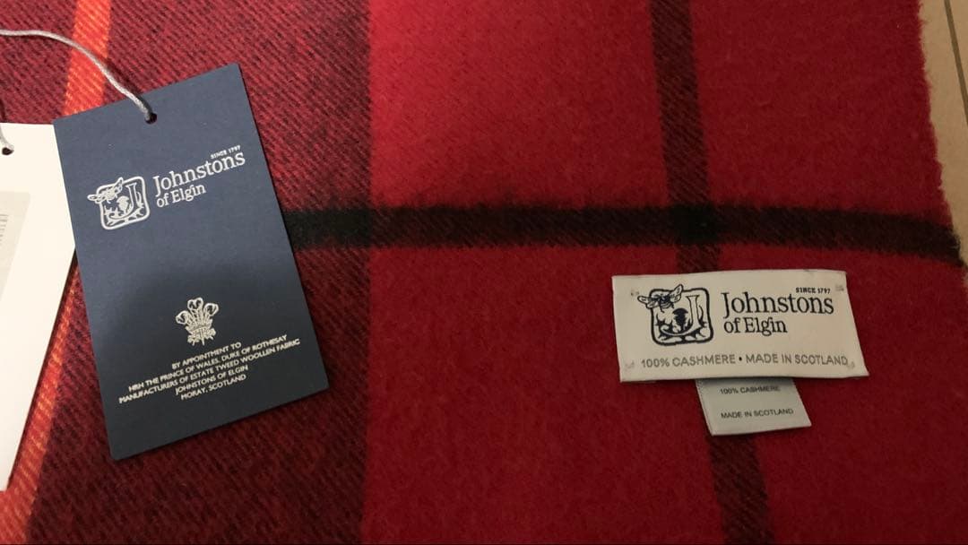 JOHNSTONS(ジョンストンズ)大判ストール　赤