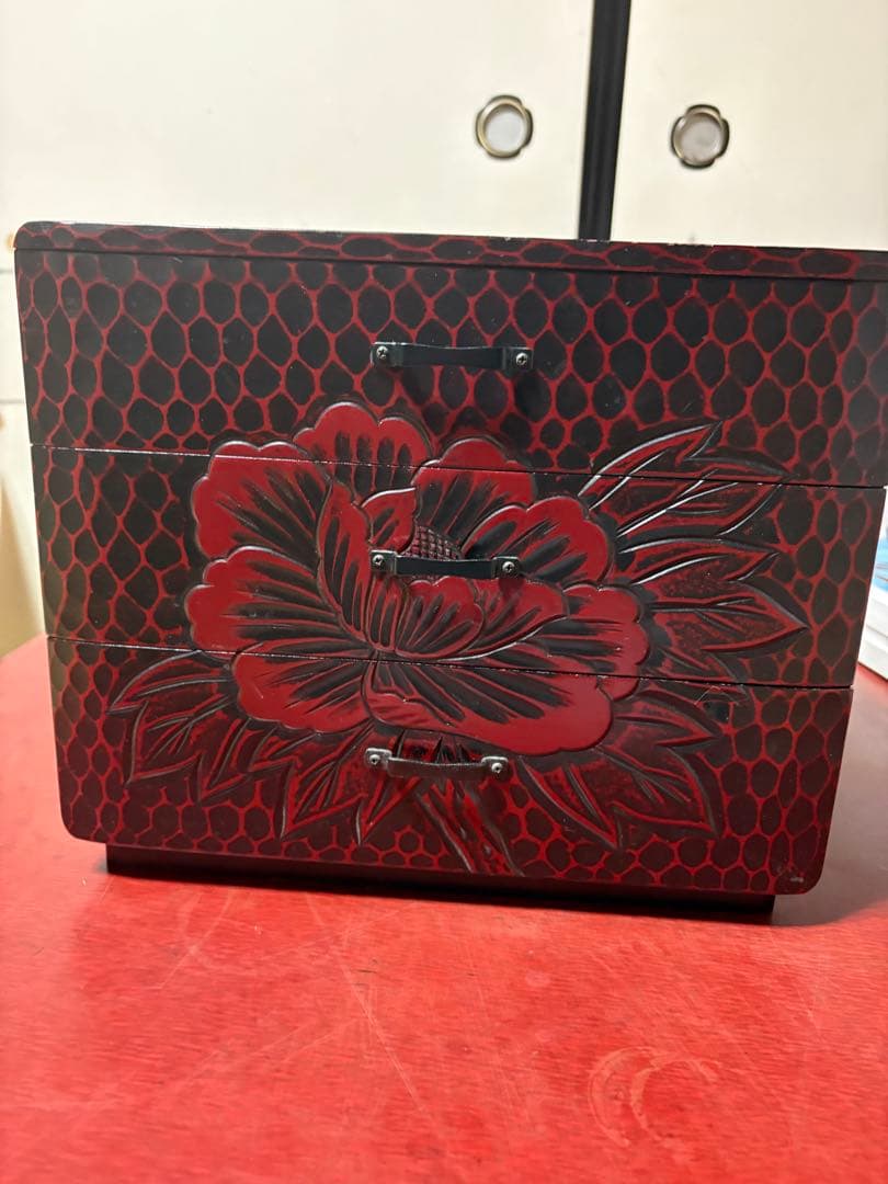 鎌倉彫　三段引き出し　※エコメルカリ便を選択お願いいたします。