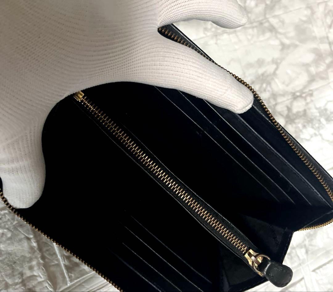 極美品BURBERRY ラウンドファスナー長財布　高級感あるオールレザー