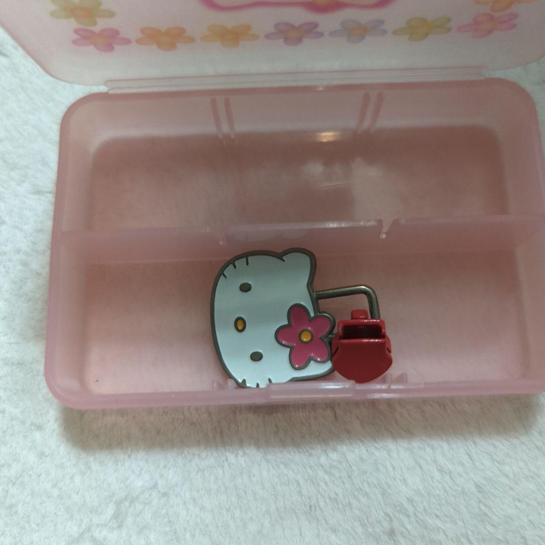 いちごキティ　さくらんぼキティ　レトロキティ　非売品キティポーチ　キティゲーム品