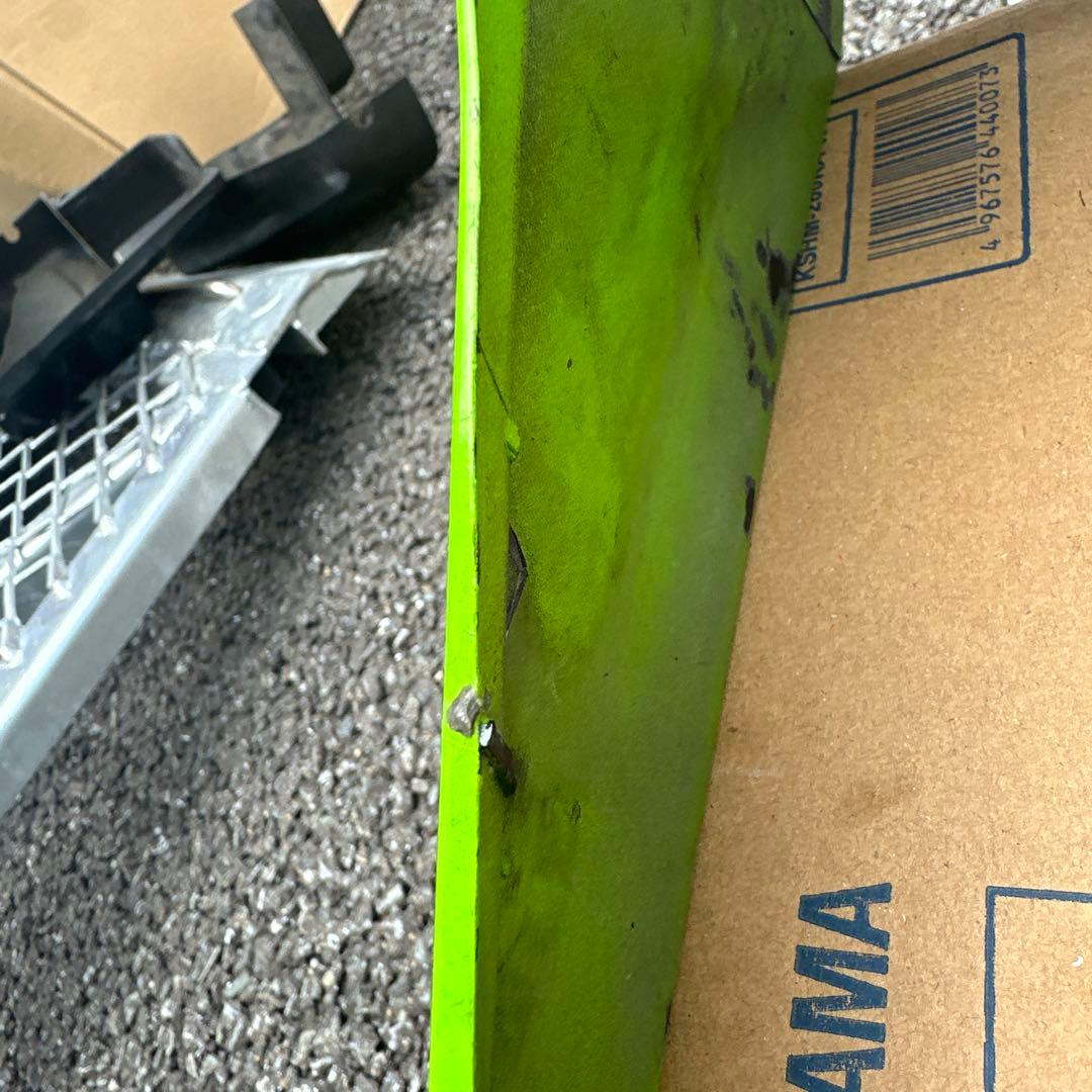 zrx 400 1998年式のビキニカウル とテールカウルです。