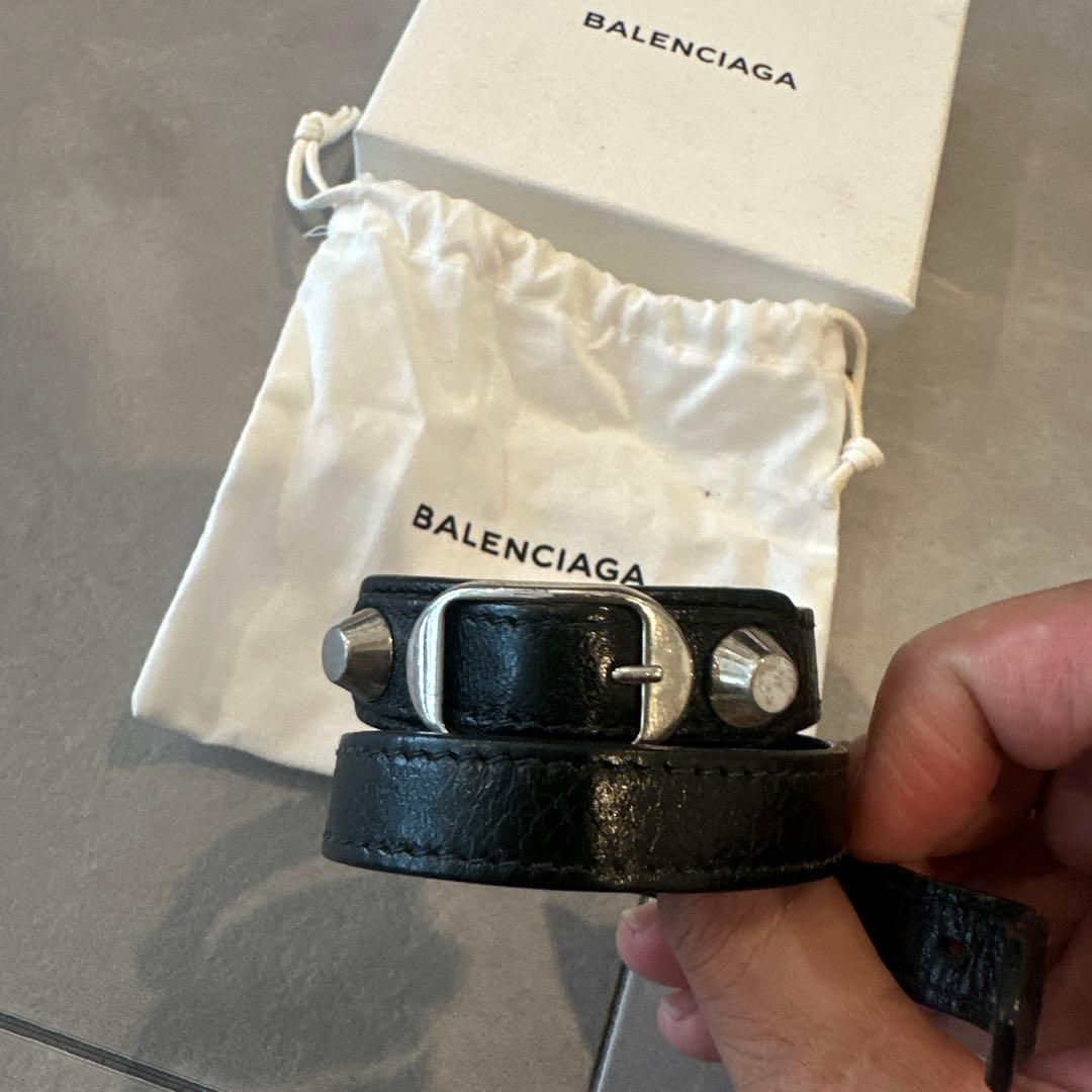 BALENCIAGA ブラックレザーバングル