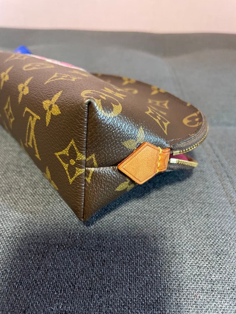 Louis Vuitton モノグラムポーチ　美品　ワールドツアー
