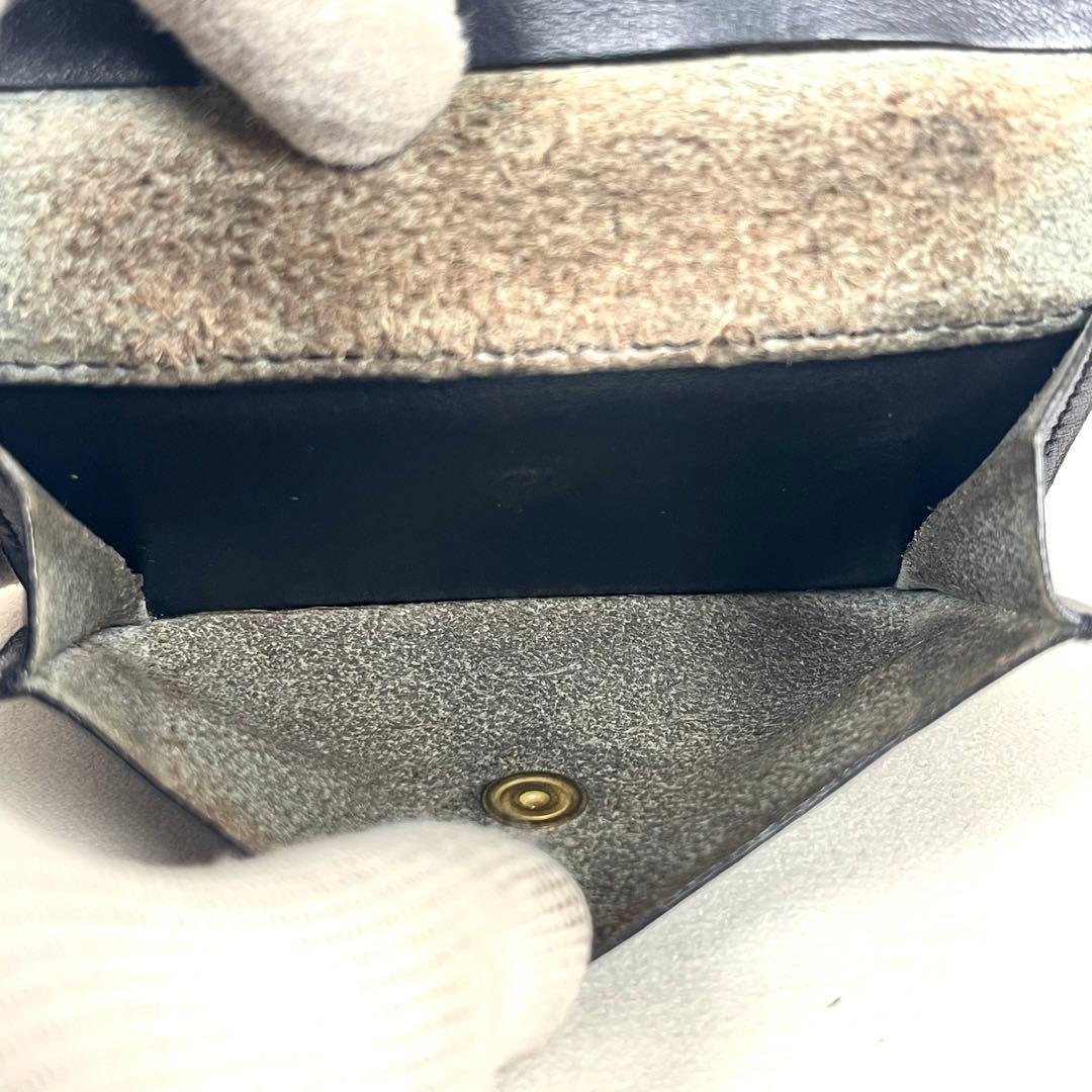 イルビゾンテ　三つ折り財布　トリフォルド　ミニ財布　ロゴ型押し　ゴールド金具