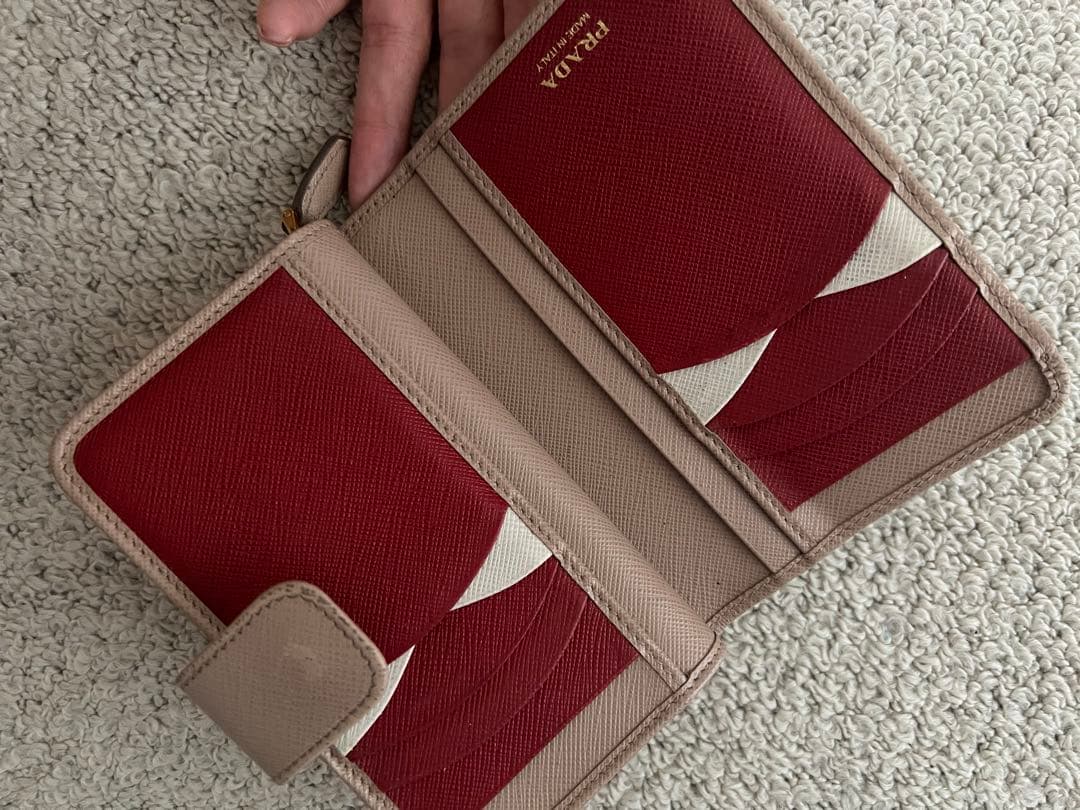 PRADA サフィアーノレザー 二つ折り財布 ベージュ