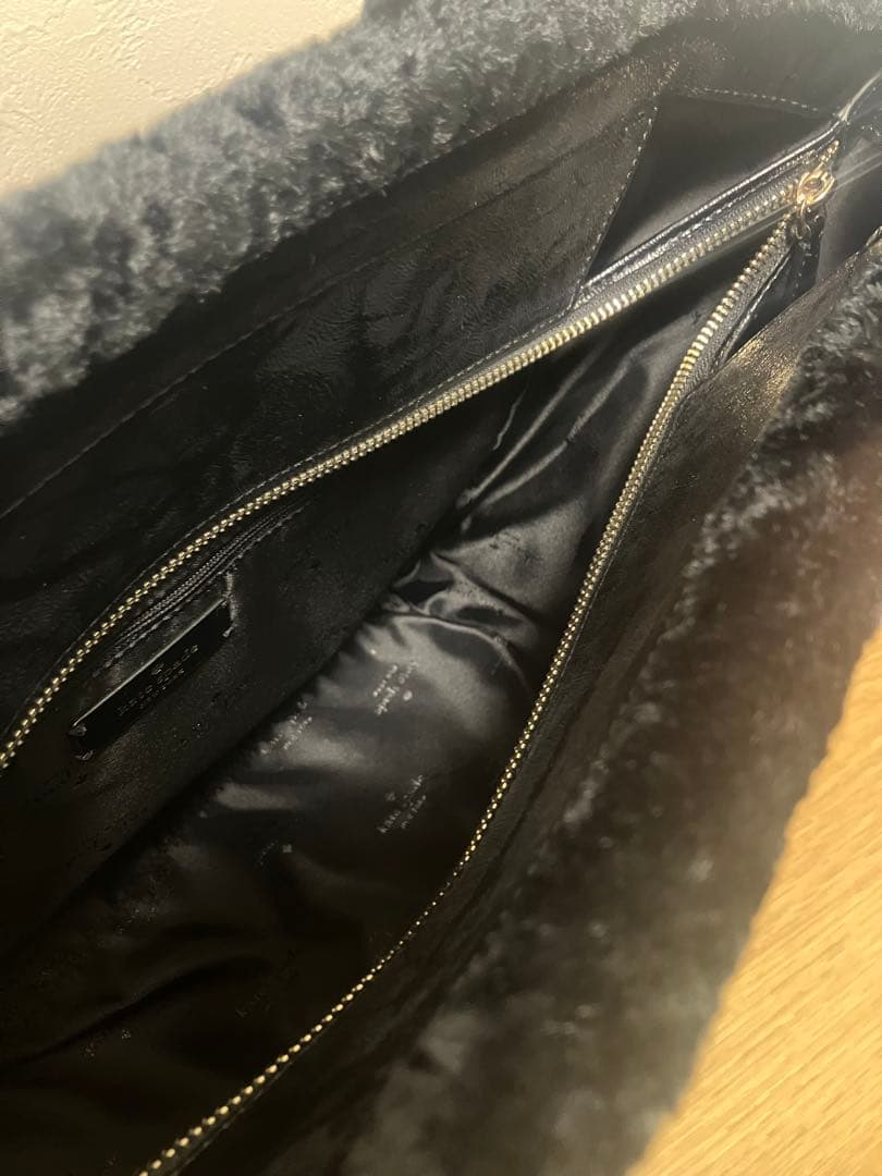 ケイトスペード　トートバック　ファー付き　エナメル　黒　大容量