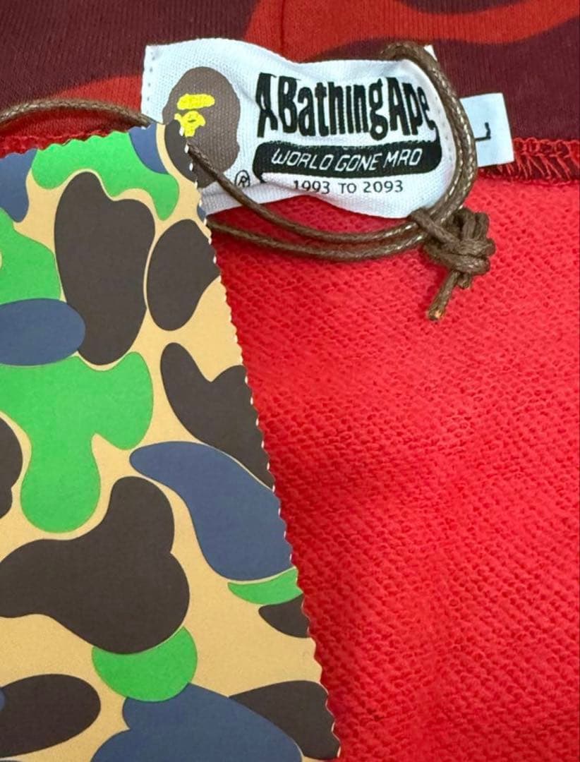 ★激レア★ BAPE 赤 迷彩 サメフードパーカー 【美品・新品】