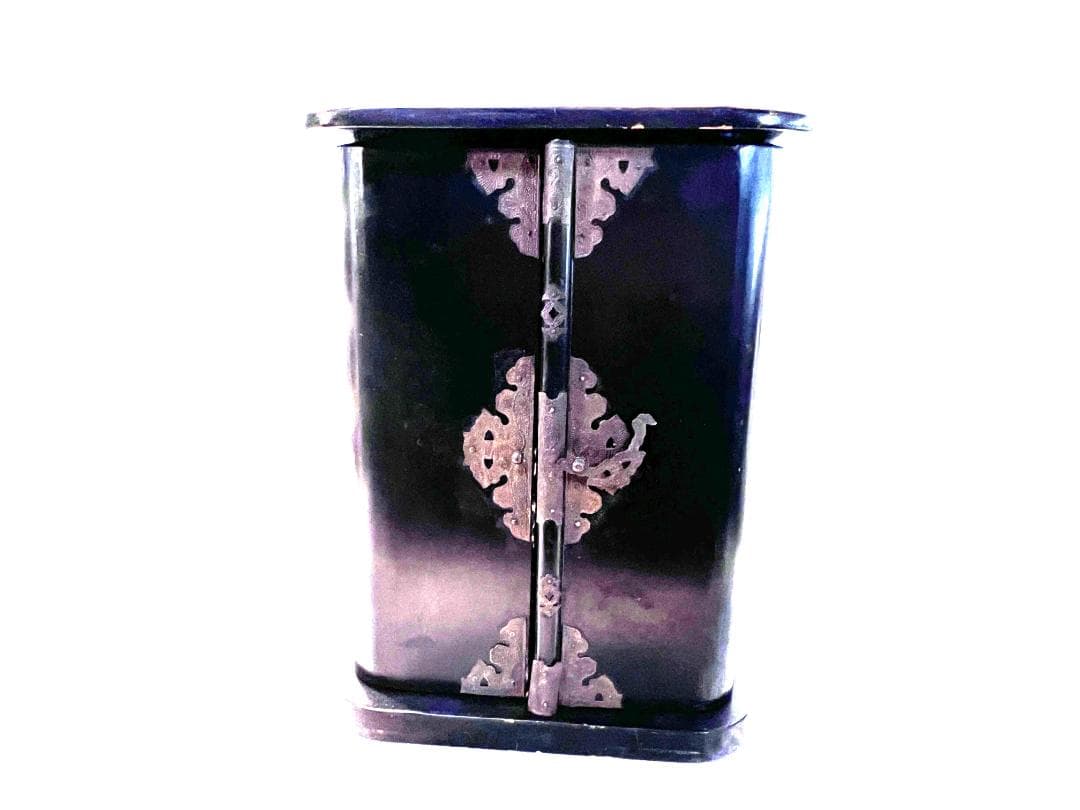 厨子　とても古いです