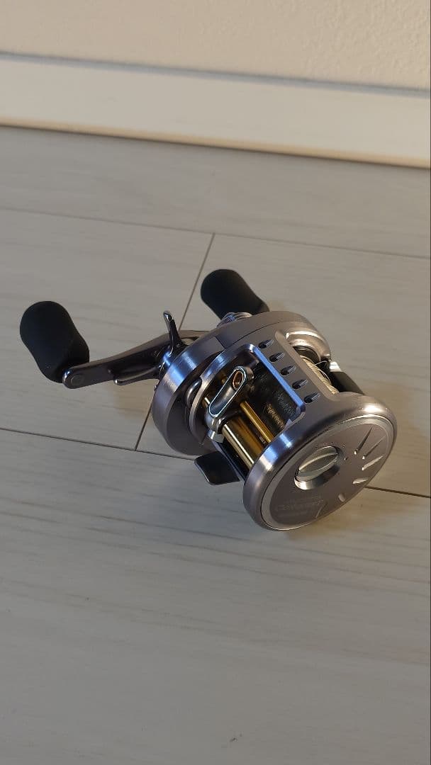 SHIMANO CALCUTTA CONQUEST　200DC・右 ベイトリール