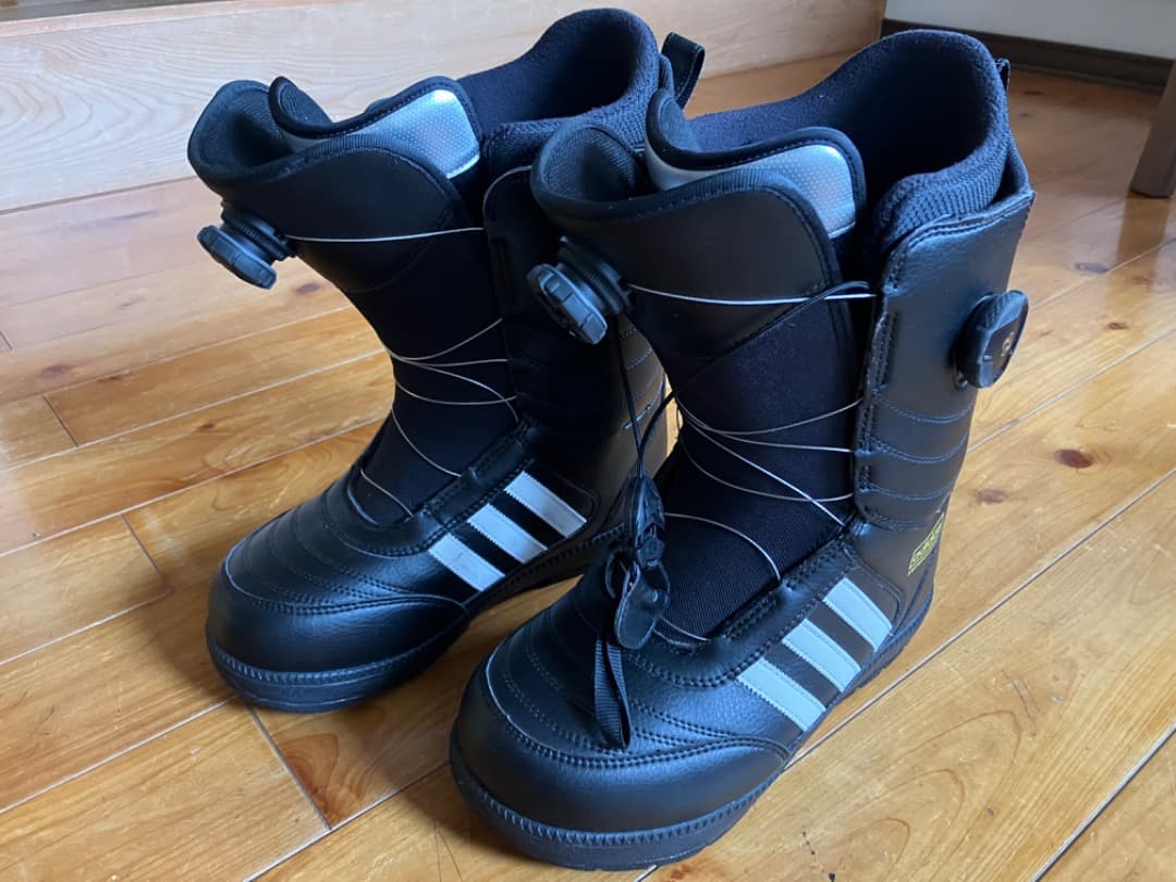 AC8356/アディダス/ブラック/黒/シルバーレーベル 新品です。