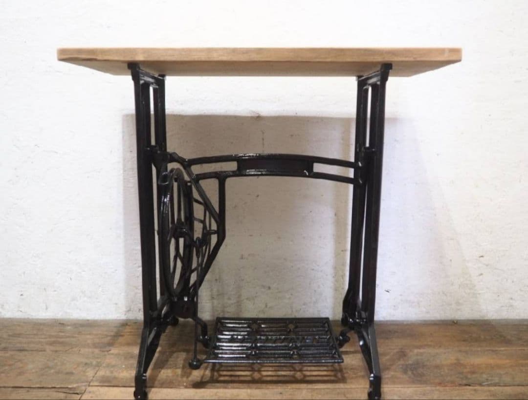1062 黒ペンキのミシンテーブル　デスク　展示台　リメイク　レトロ　ビンテージ