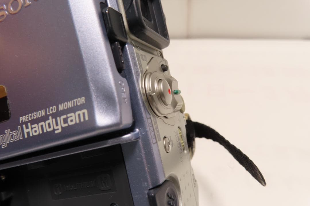 動作品Mini DV　ソニー　デジタルビデオカメラ　SONY DCR-PC105