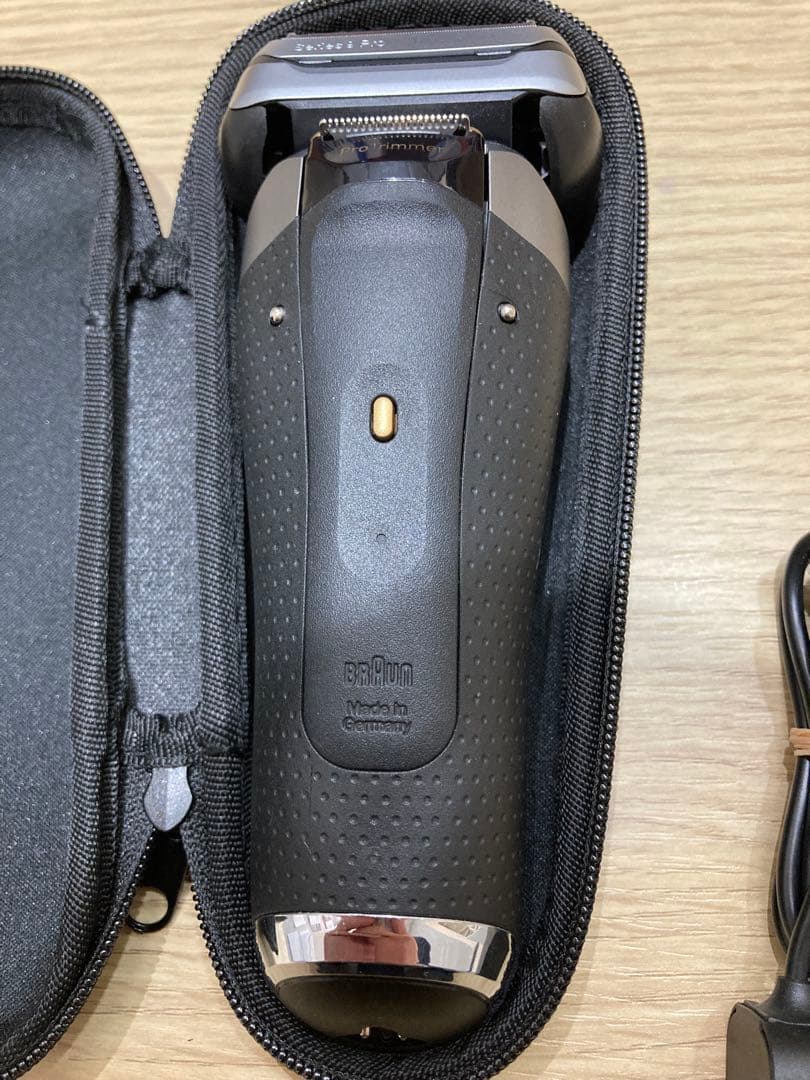 や*ー様 BRAUN S9 PRO+ 電気シェーバー 洗浄液無し