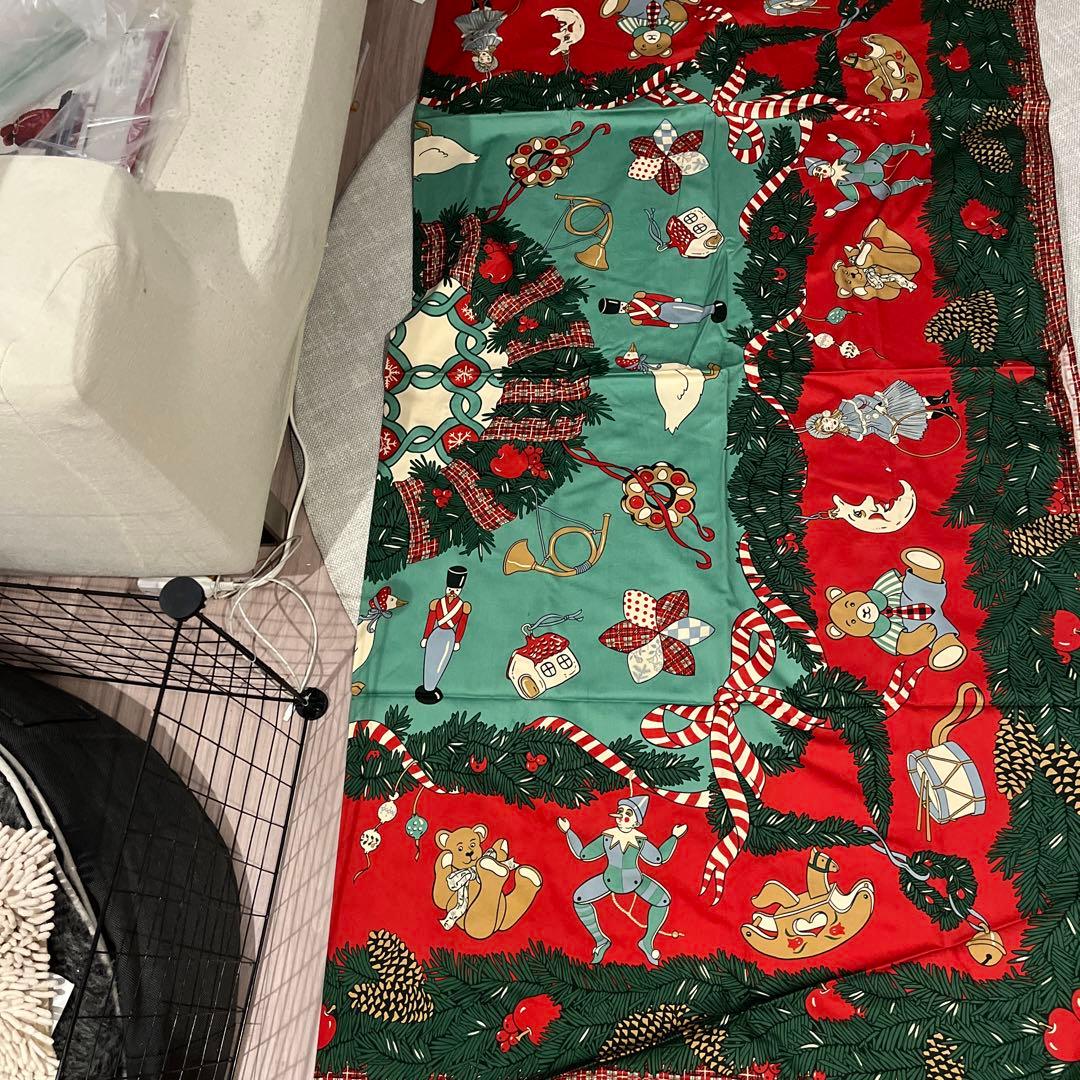 美品BEAUVILLEクリスマス柄が可愛いテーブルクロス162×160