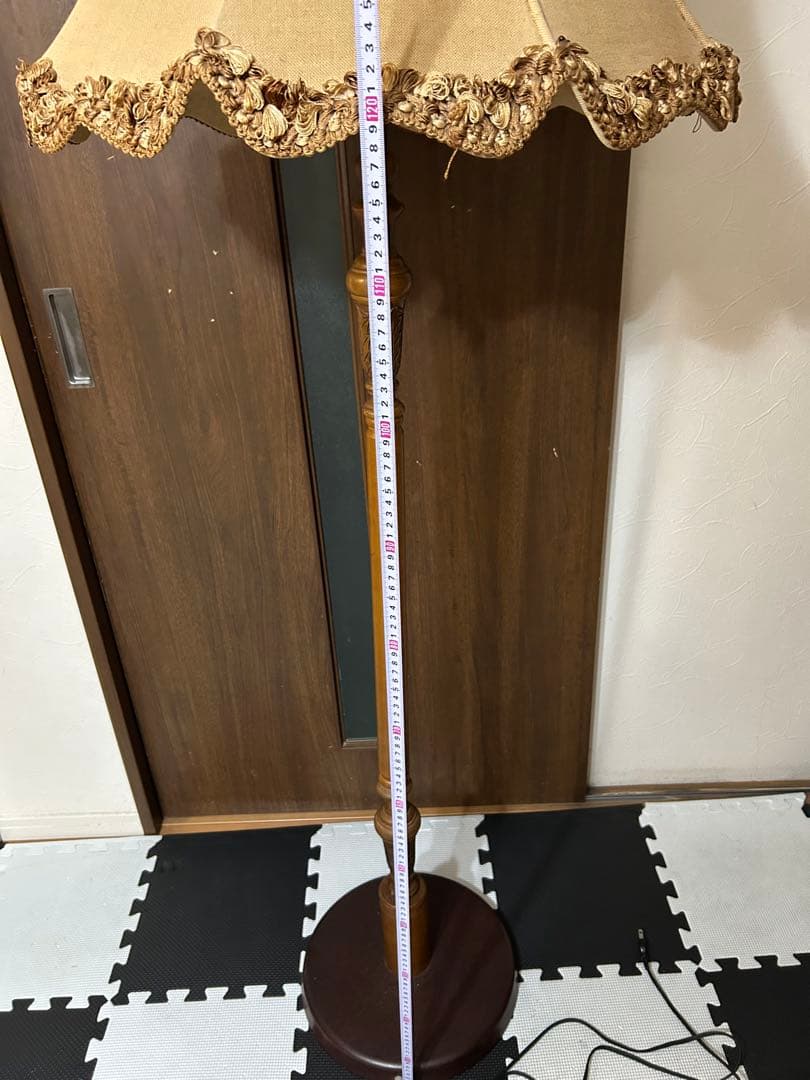 イギリス アンティーク 木製フロアランプ フロアライト　スタンドライト　シェード