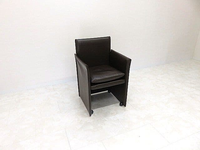 カッシーナ 401 BREAK アームチェア マリオ・ベリーニ　本革チェア