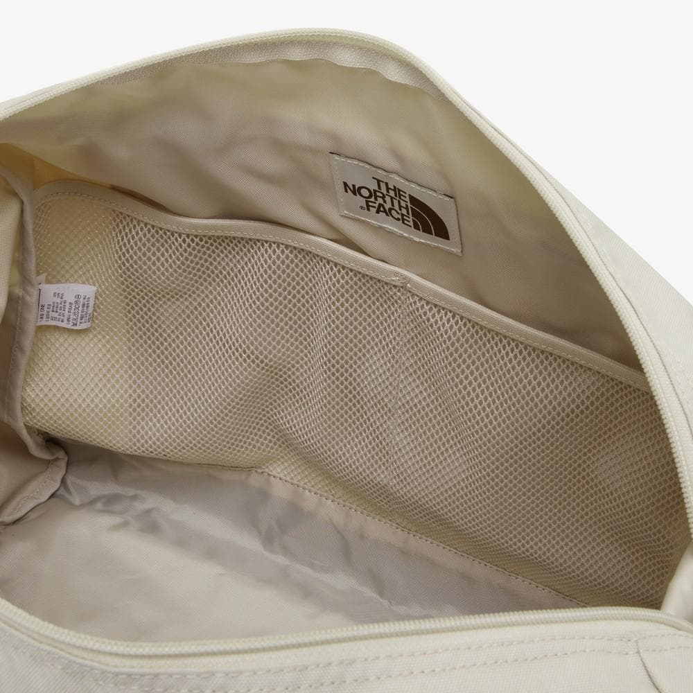 【韓国限定】ノースフェイス LIGHT DUFFLE BAG CREAM