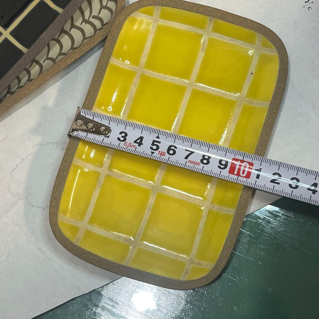 一翠窯　沖縄　やちむん　うろこ波模様、格子柄　陶器製長方形皿3枚セット
