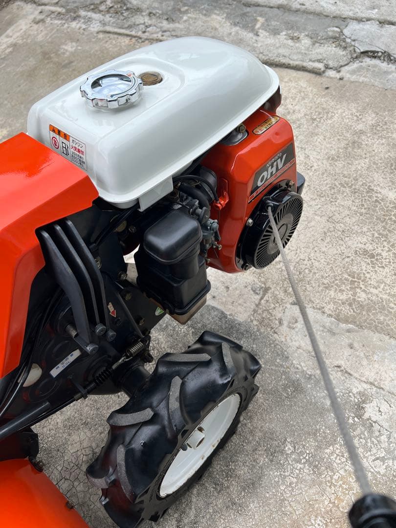 耕耘機　クボタTR-6 ( ガソリンエンジン)