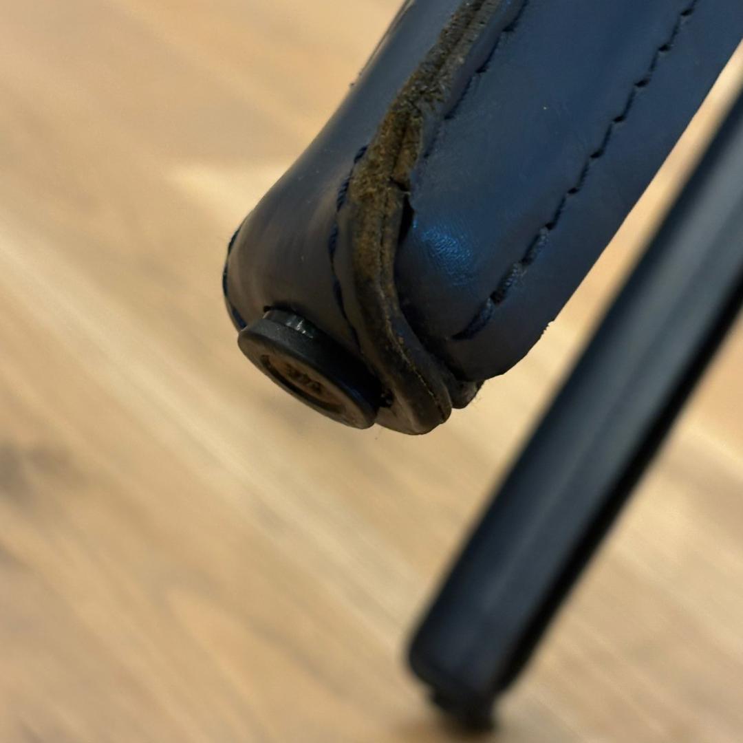 カッシーナ　キャブチェア　アームレス　レザー　CAB　cassina　B