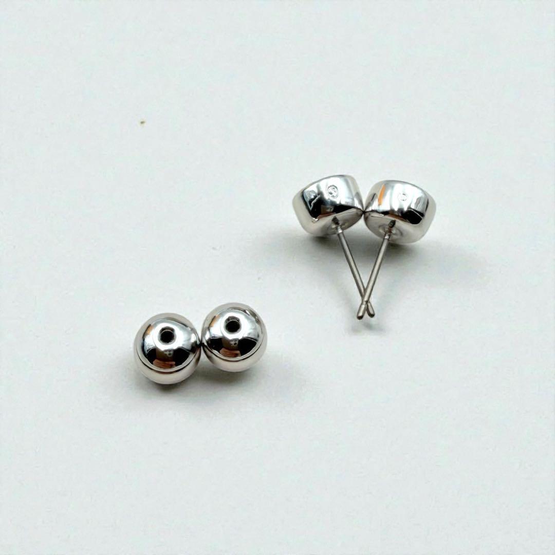 ほぼ未使用　SWAROVSKI ピアス　ラウンドカット　スタッドピアス　ホワイト