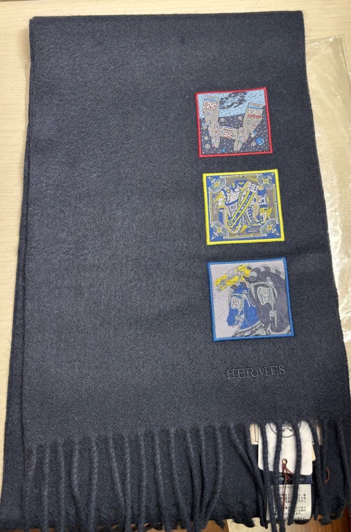 HERMES ネイビー　カシミヤ 刺繍付き　マフラー