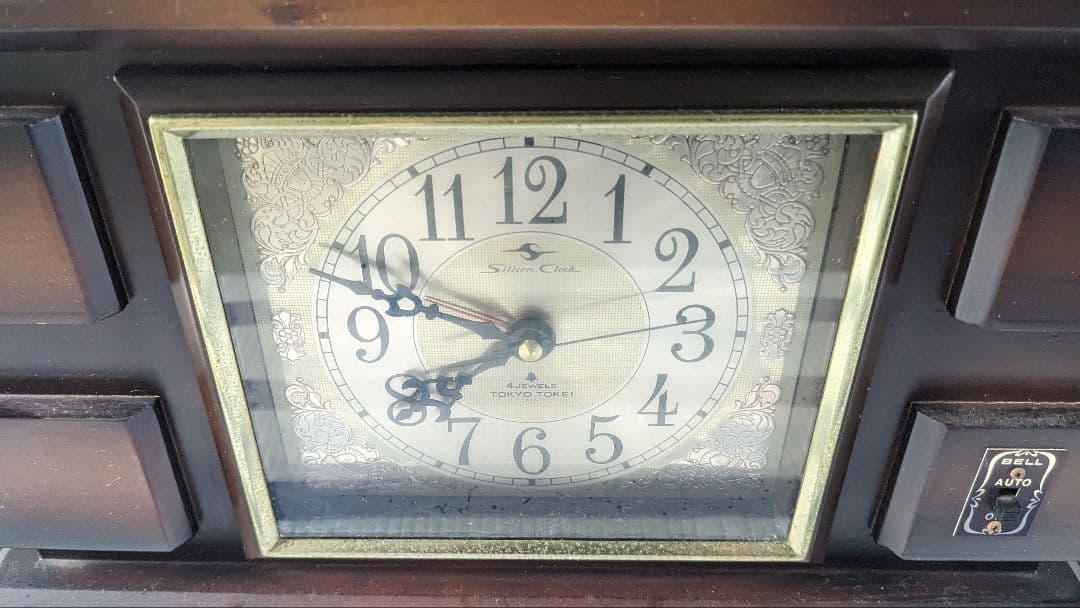 東京時計　 置時計 木製 茶色 装飾的な文字盤