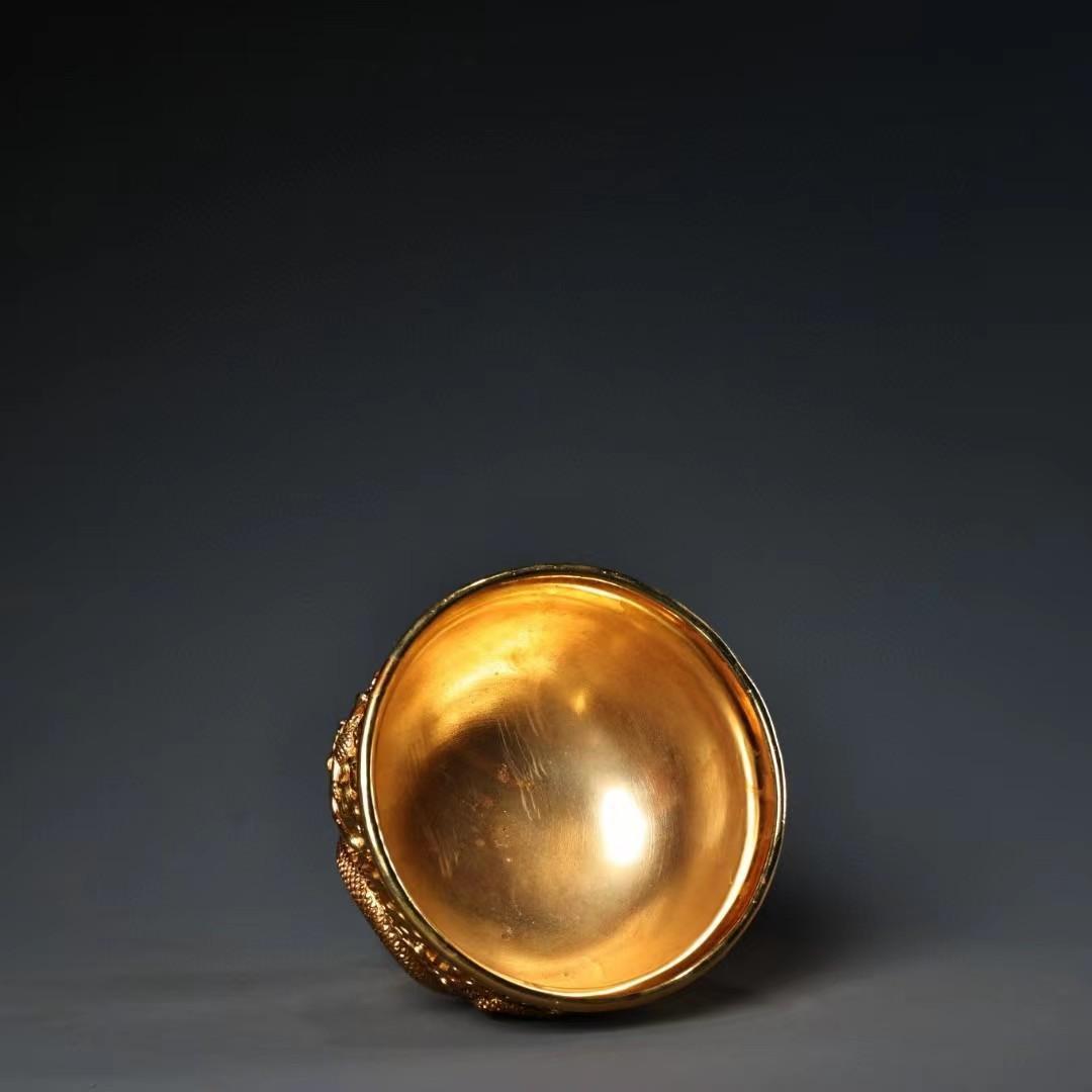 中国古美術・旧蔵鎏金高台を持つ龍お酒用グラス・純銅細密彫・純手作り・高浮彫・酒具