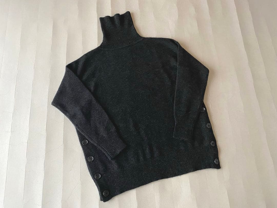 未使用◼️アーバンリサーチ 上質柔らかヤク100%サイドボタンタートルニット