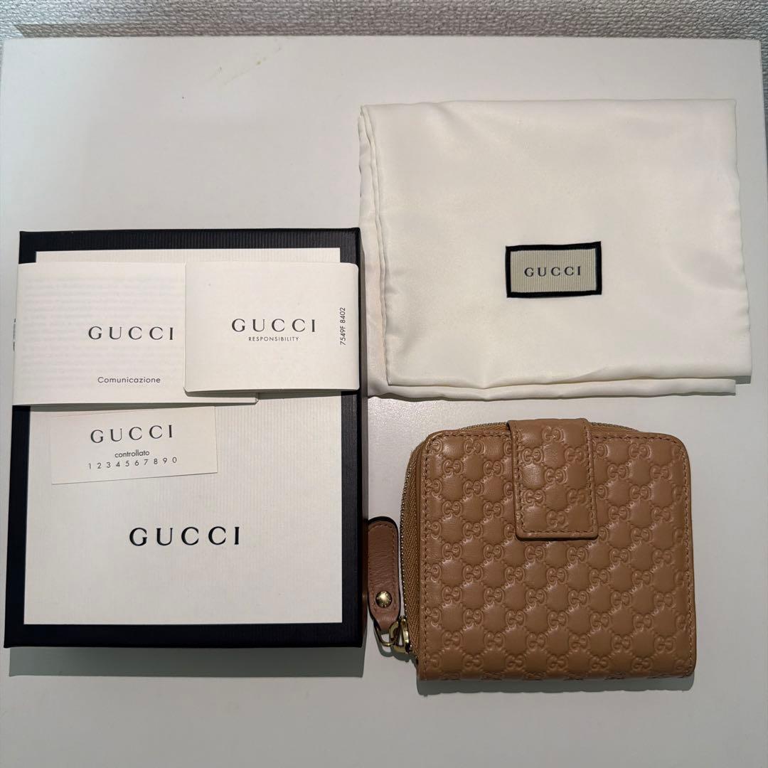GUCCI ベージュ GGパターン 二つ折り財布