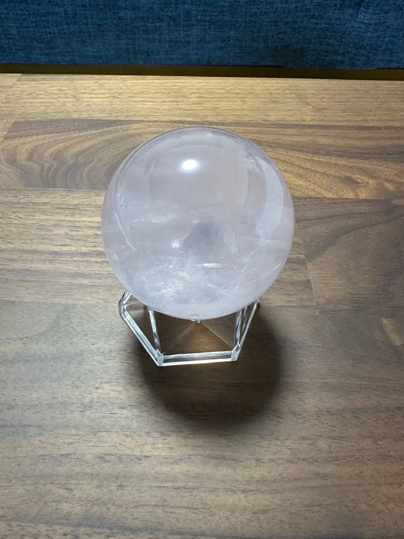 クォーツクリスタル球体とアクリルスタンド