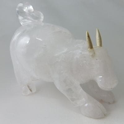 ヒマラヤ水晶　彫刻品　雄牛