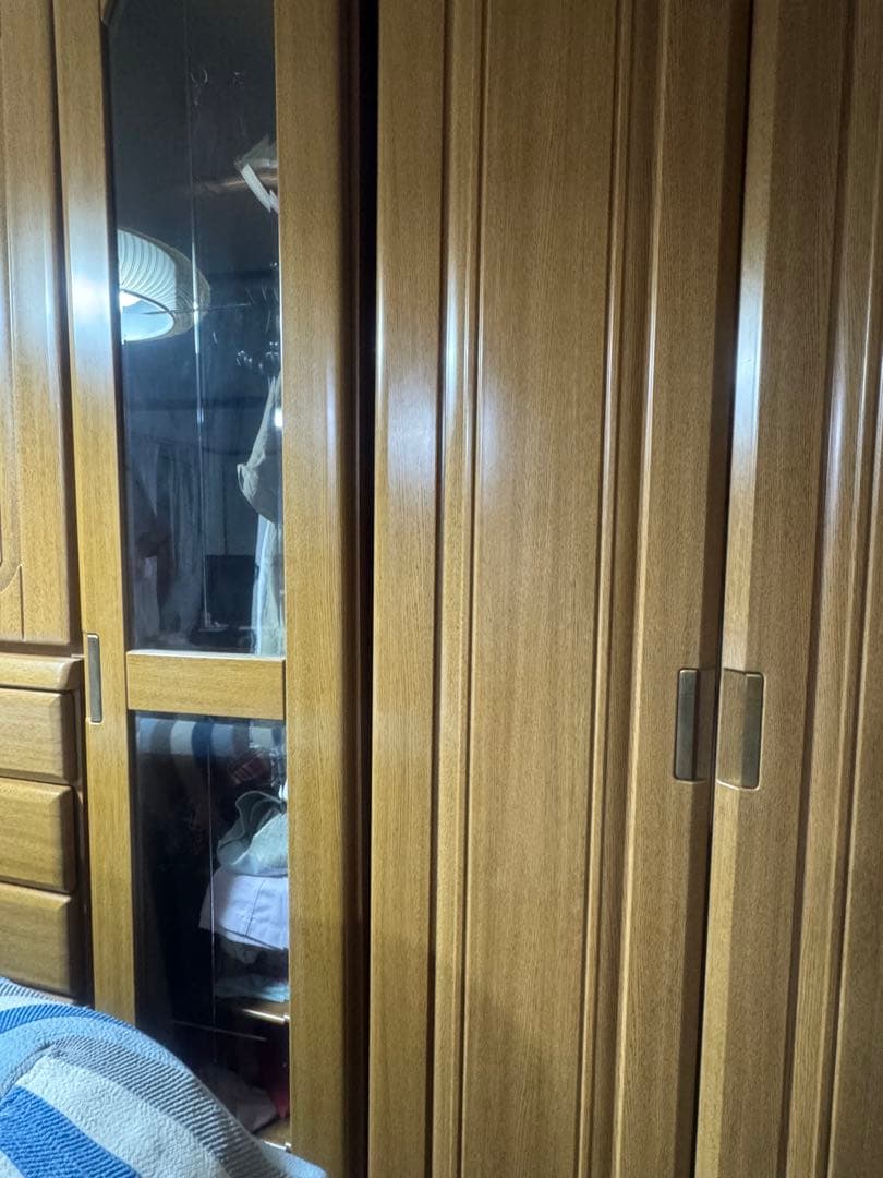 木製ブラウンワードローブ 引き出し付き　婚礼ダンス