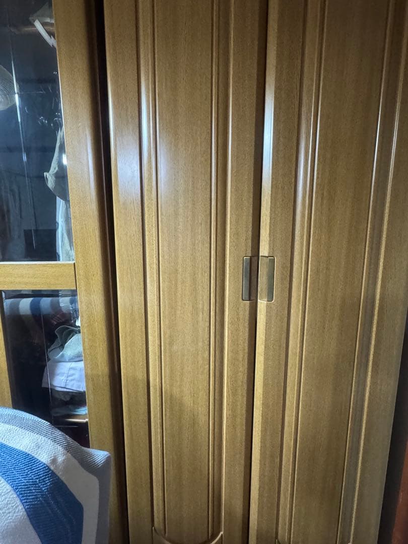 木製ブラウンワードローブ 引き出し付き　婚礼ダンス