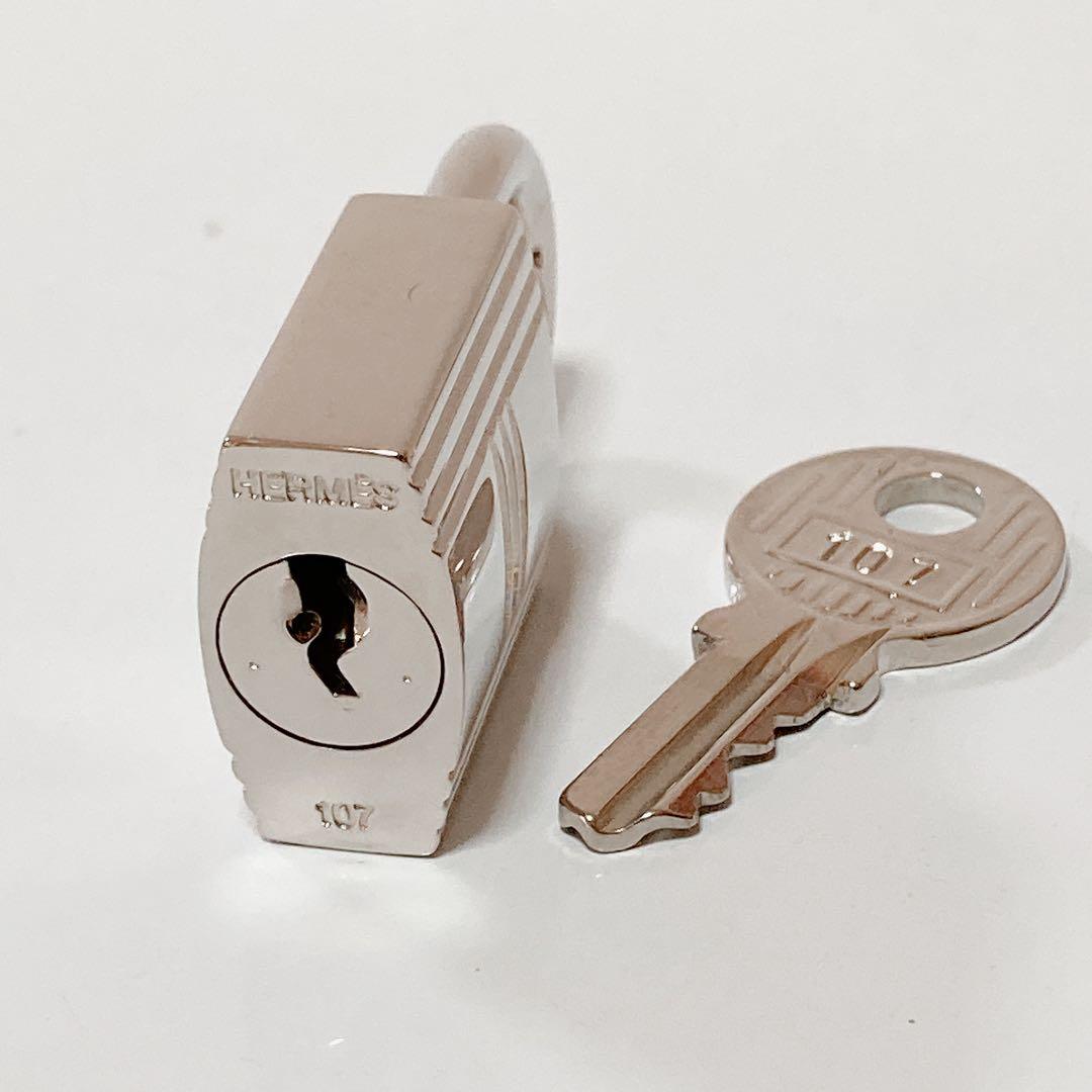 美品　エルメス　カデナ南京錠　パドロック　107番　シルバー　鍵　キー