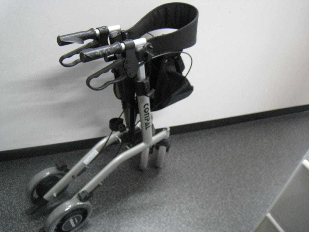 ナブテスコ　CONPAL 抑速ブレーキ付き歩行車 歩行器 シルバーカー ③