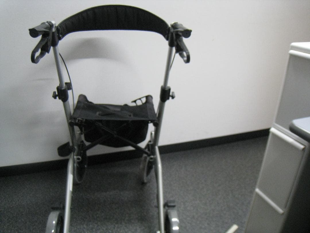 ナブテスコ　CONPAL 抑速ブレーキ付き歩行車 歩行器 シルバーカー ③