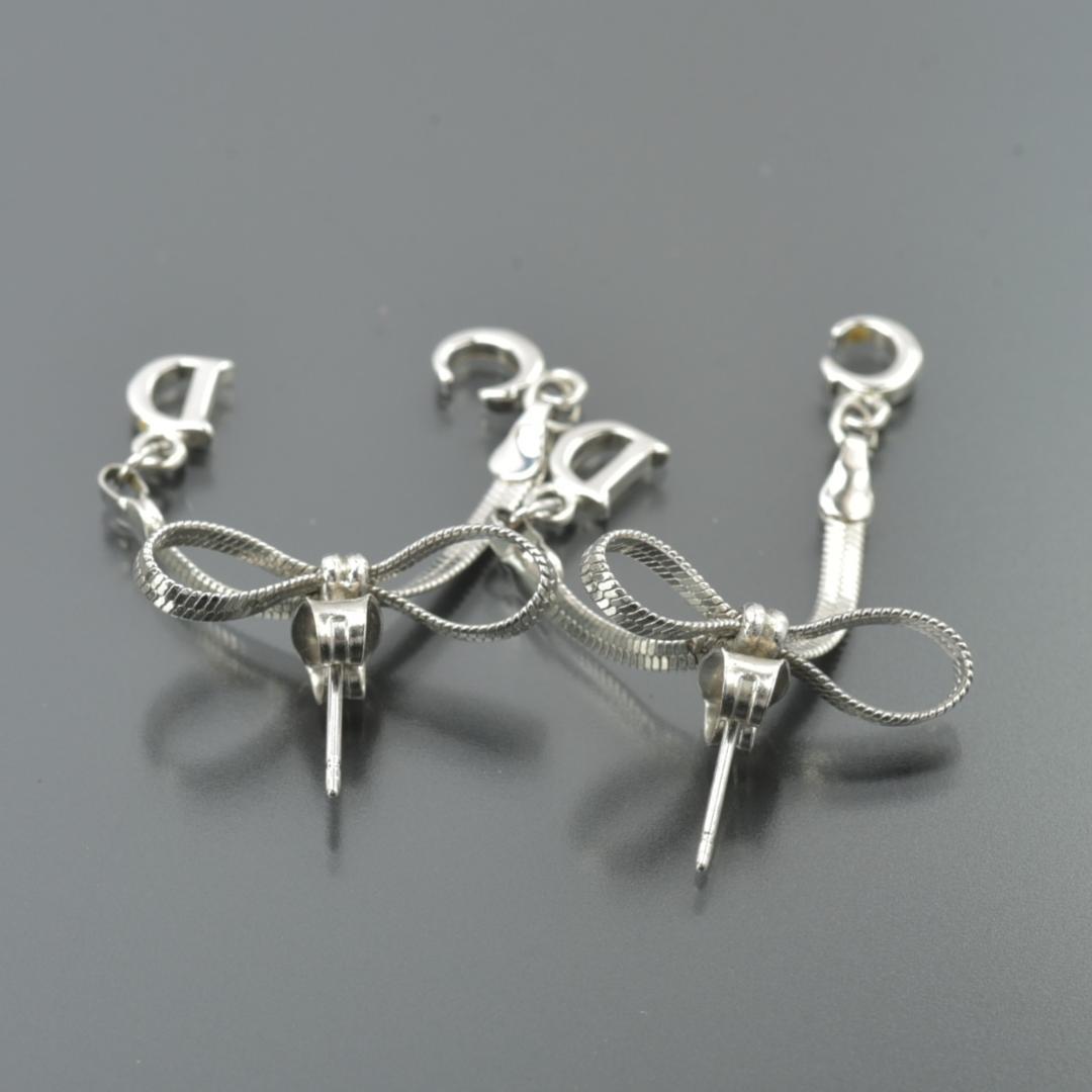 美品 クリスチャンディオール ピアス シルバー リボン ロゴ 両耳 アクセサリー